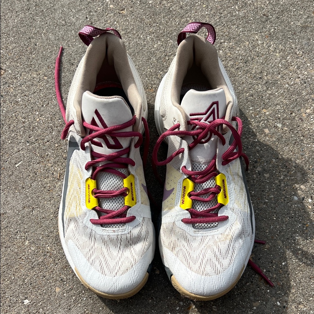Nike Giannis basketball Athletic Shoes with Burgundy Accents
